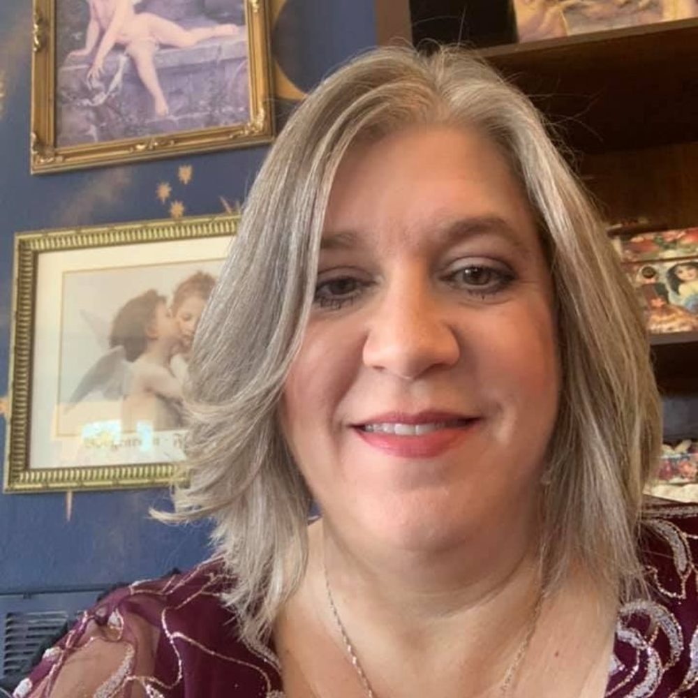 Meet your Posher, Angela